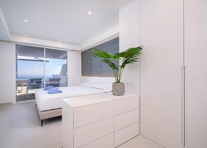 Blue Infinity 1 By Interhome